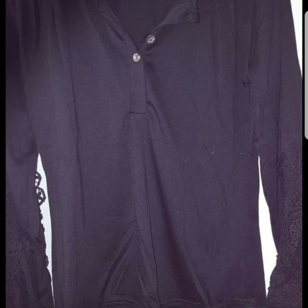 BLACK LONG SLEEVE BLOUSE WITH LACE DOWN THE SLEEVE